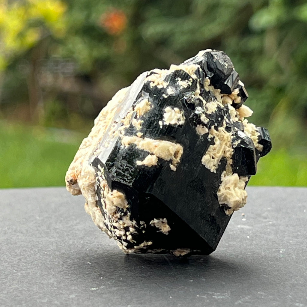 Turmalina neagra bruta m3, druzy.ro, cristale 3