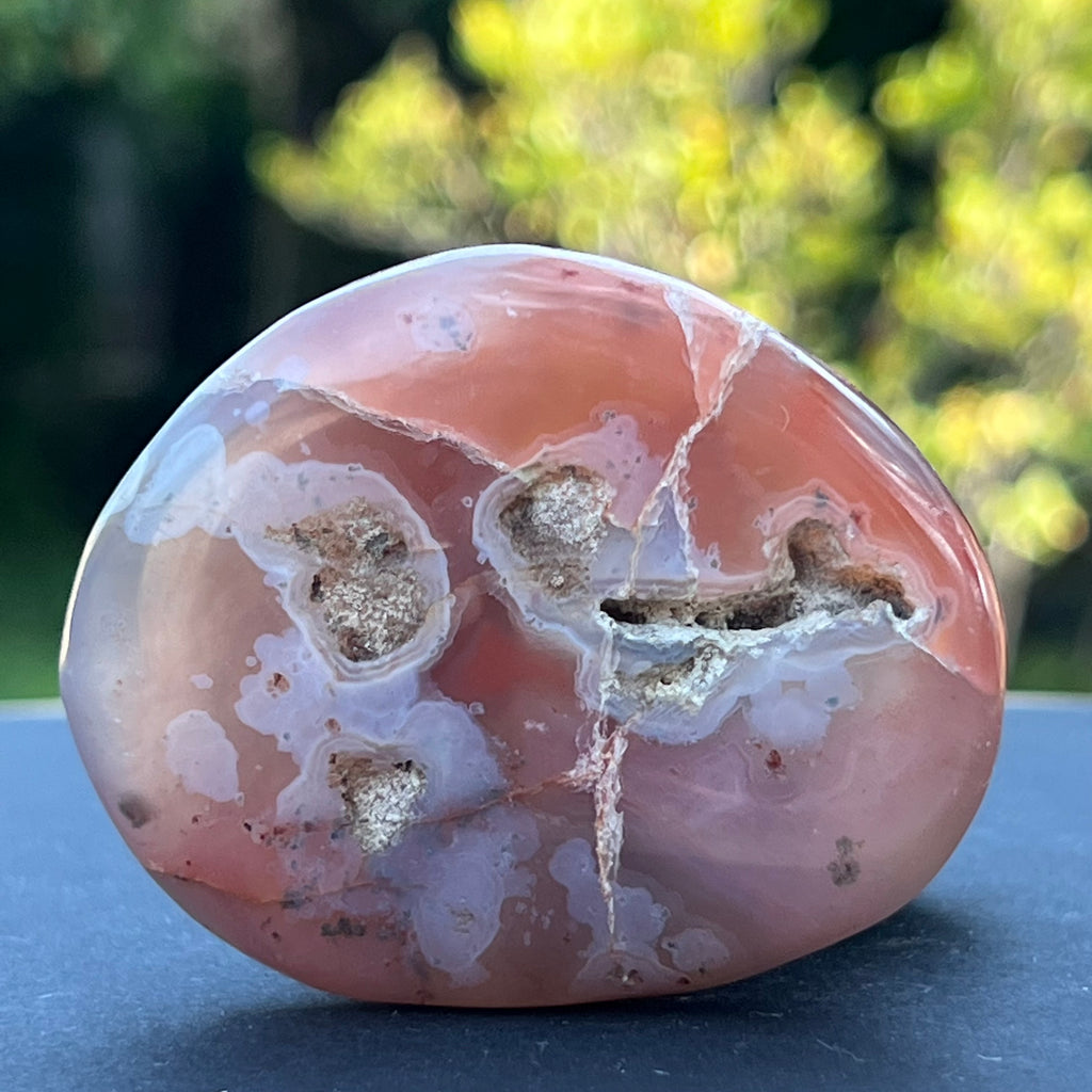 Agat rosu palm stone m1, druzy.ro, cristale 1
