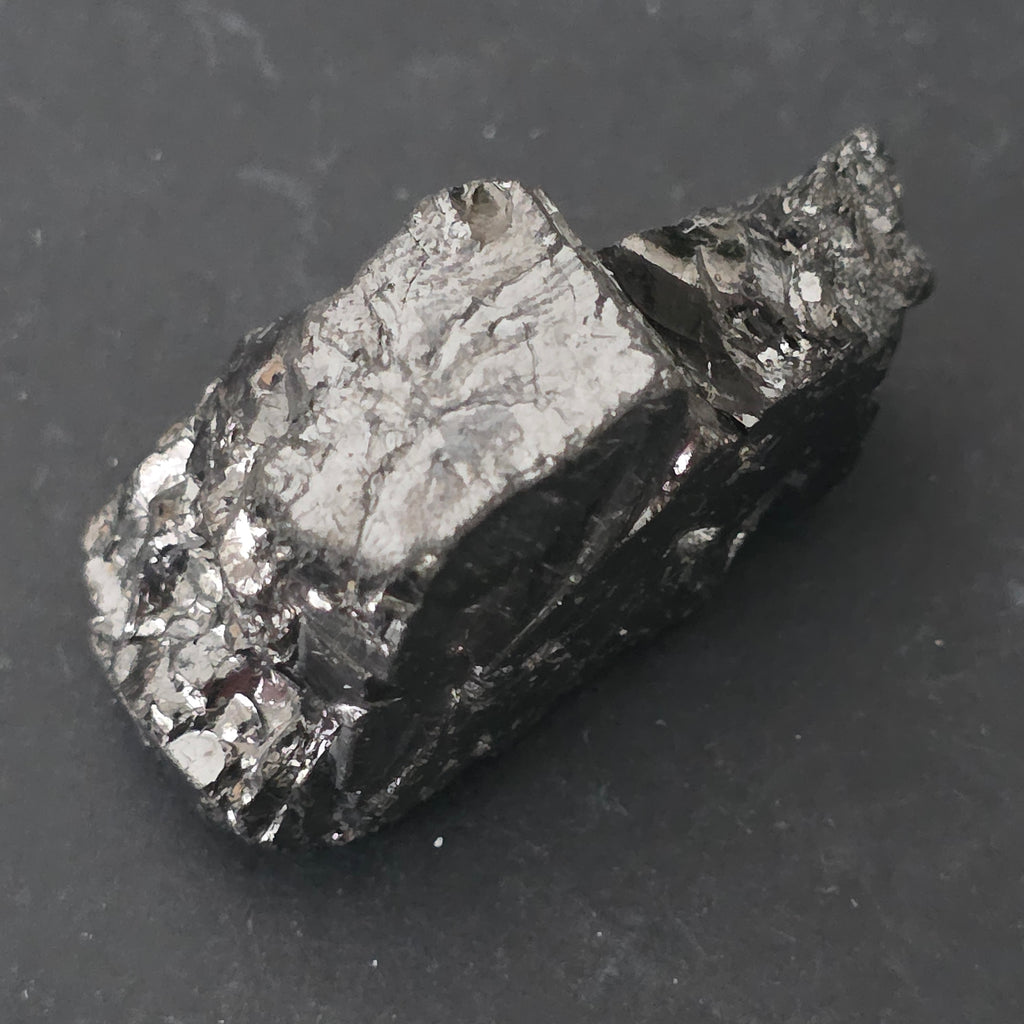 Shungit cristalizat Elite (Nobil) model 12, pietre semipretioase - druzy.ro 5 