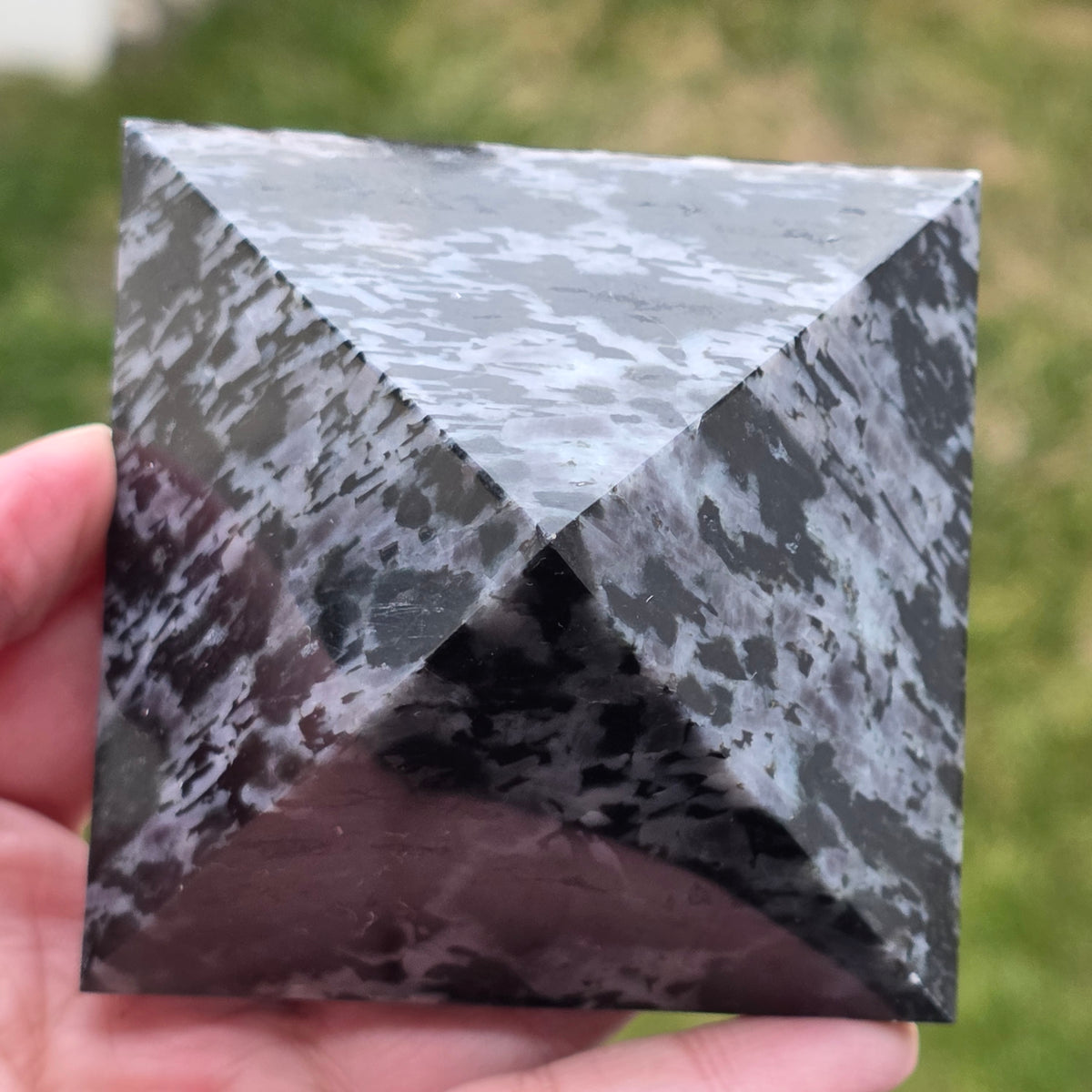 Merlinite Pyramid Piramida merlinit | model 2 – DRUZY